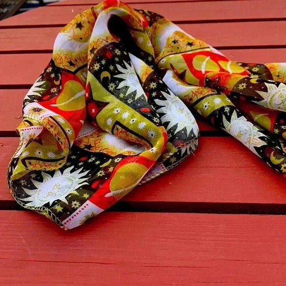 Gorgeous, lightweight scarf w astronomy vibe - Picture 3 of 3